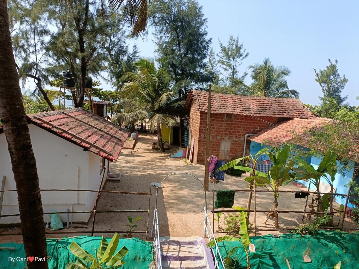 Hotel Golden Wings Cafe à Gokarna  Extérieur photo