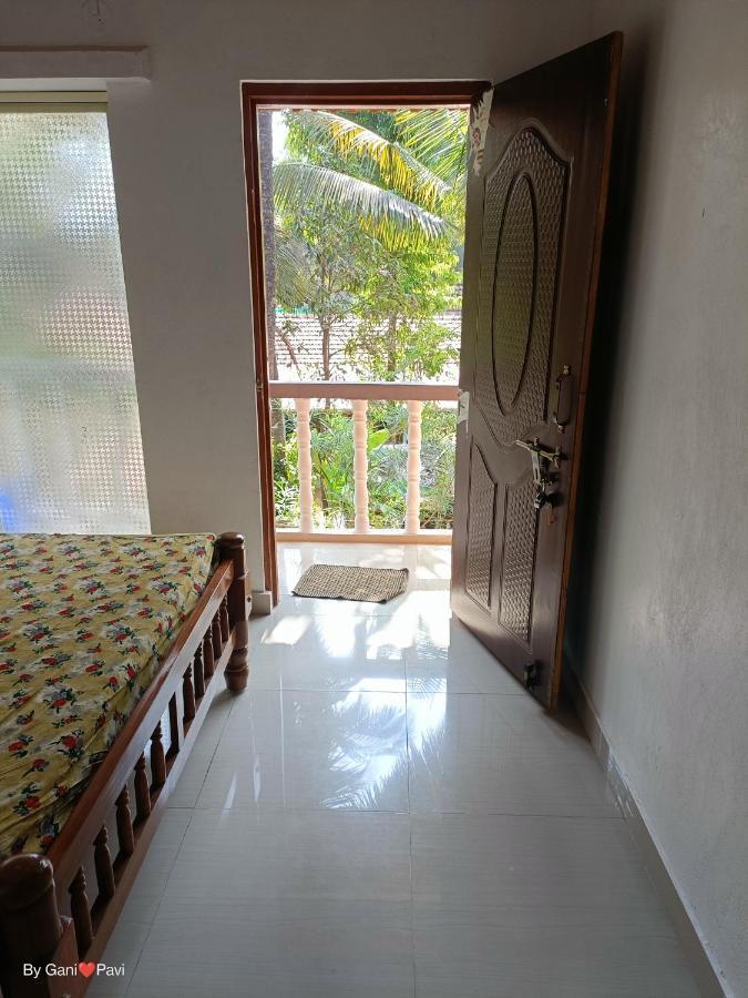 Hotel Golden Wings Cafe à Gokarna  Extérieur photo